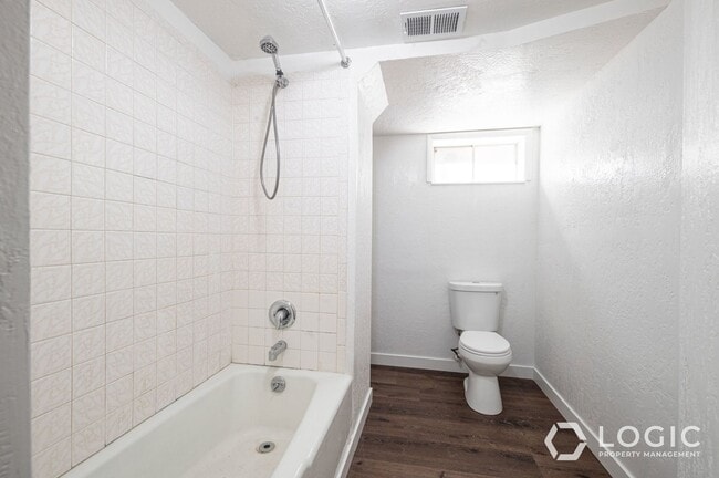 Building Photo - 615 15th St