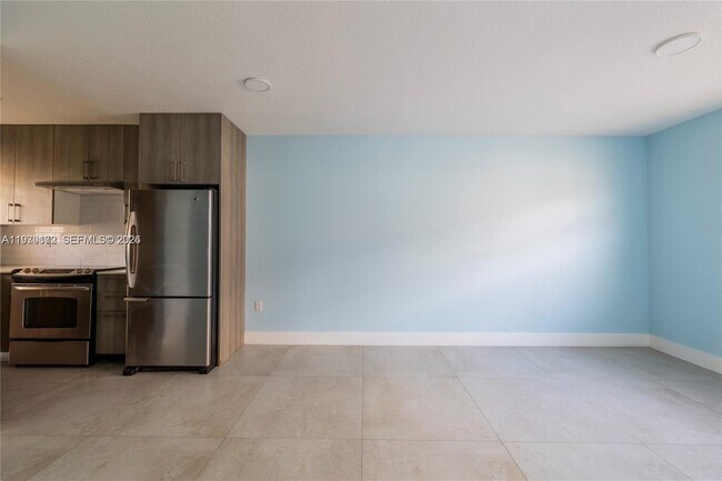 Building Photo - 1250 SW 4th St