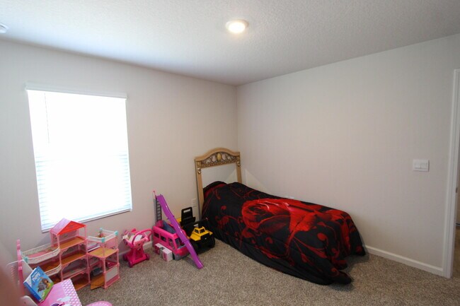 Building Photo - 5372 Wyndell Cir