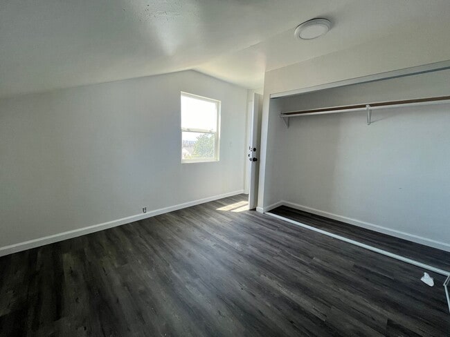 Building Photo - Fully renovated 4 bedroom 3 bathroom in National City!