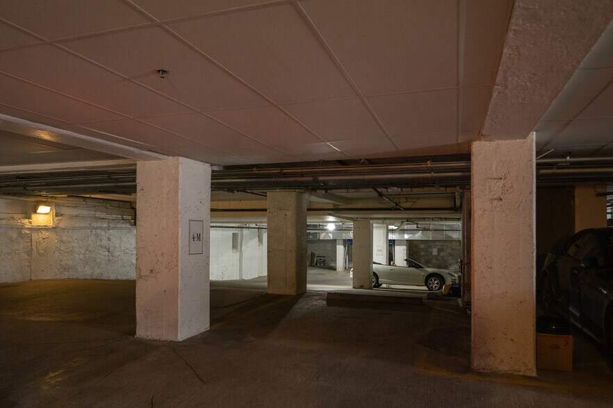 Building Photo - 523 Grand Blvd