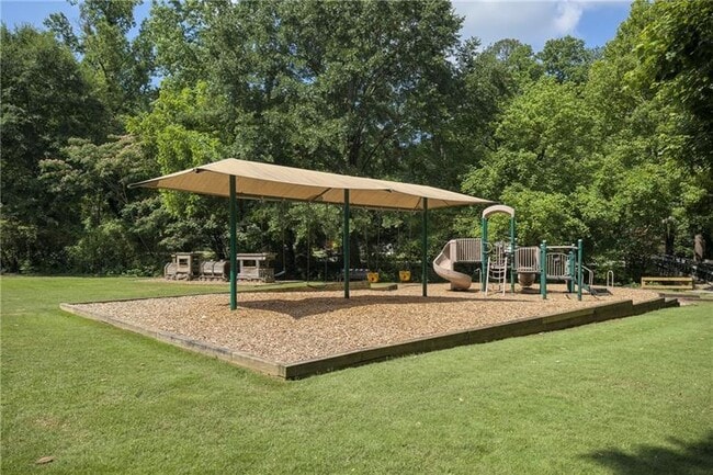 Building Photo - 3981 Longview Dr