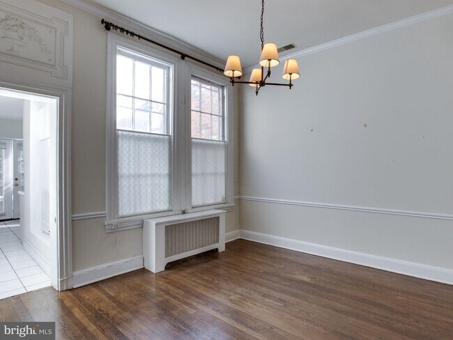 Building Photo - 1217 29th St NW