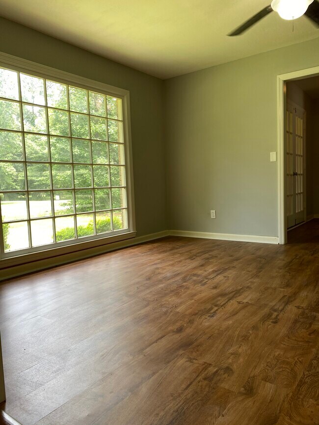 Building Photo - 114 Greenbriar Trail