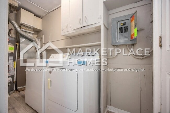 Building Photo - 8147 Prospect Ave