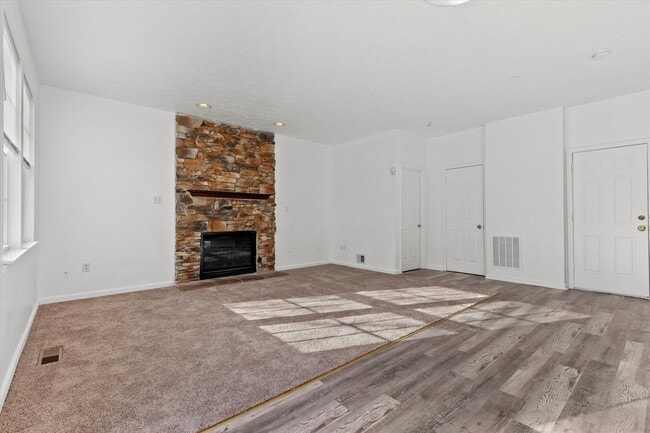 Building Photo - 4BR Columbia Home w/ Finished Basement, Deck & Open Green Space