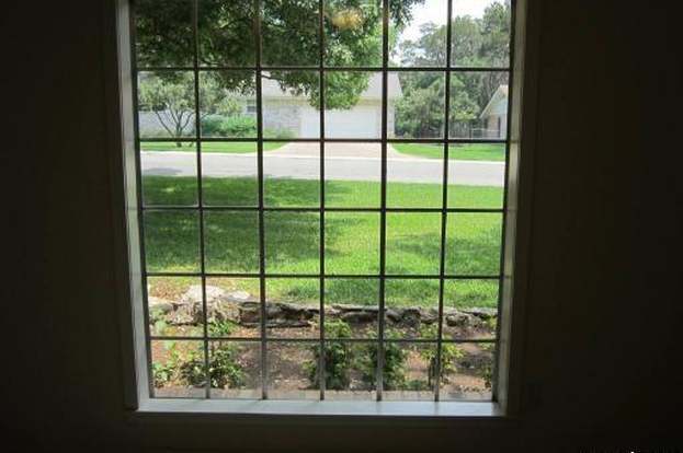 Building Photo - 833 Timber Dr