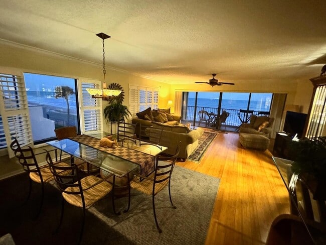 Building Photo - 155 Jimmy Buffett Mem Hwy