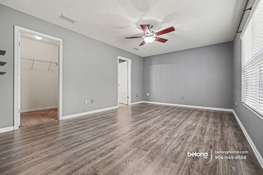Building Photo - 15763 Twin Creek Dr
