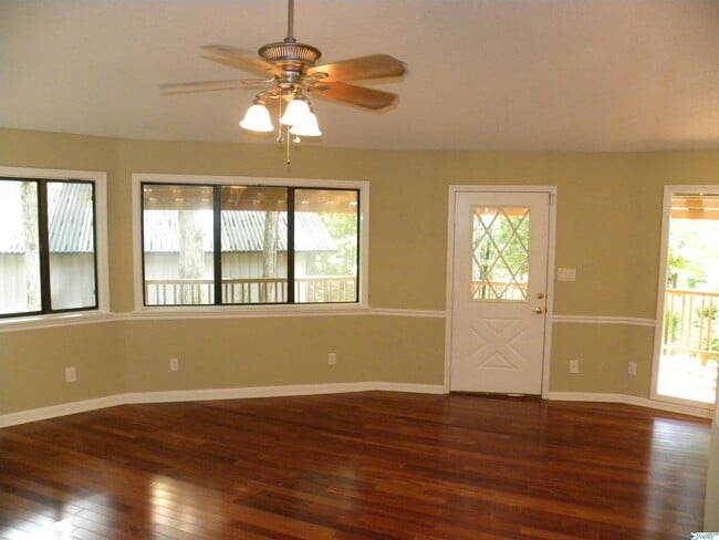 Building Photo - 3015 Old Railroad Bed Rd