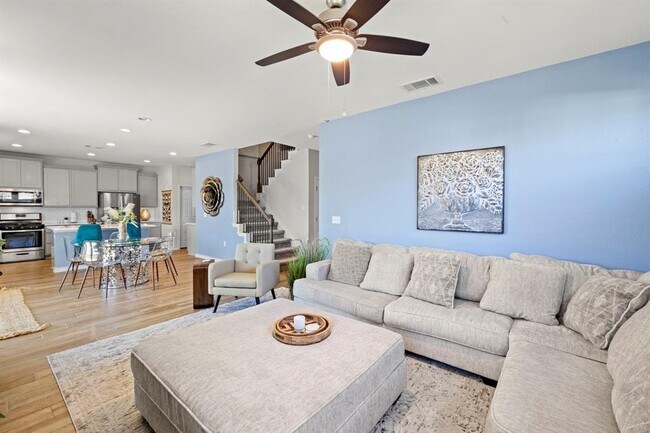 Building Photo - 11910 Clayton Creek Ave