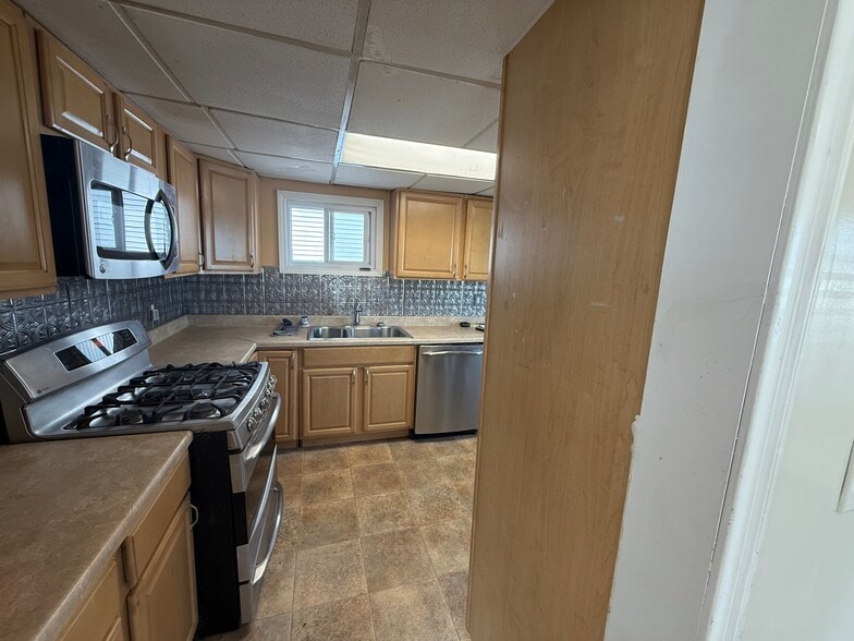 Kitchen - 45 Saint Mary St