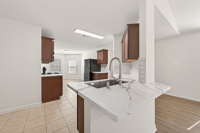 Building Photo - 4918 Jagged Cliff Ln