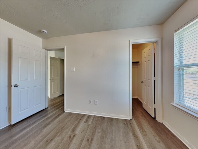 Building Photo - 3410 Maris Way