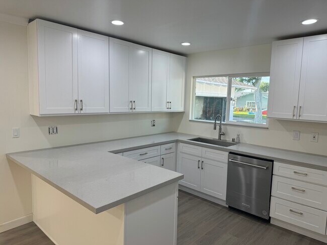 Building Photo - 3536 West Ave