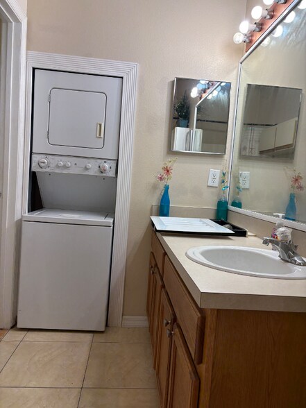 Building Photo - 241 Clydesdale Cir