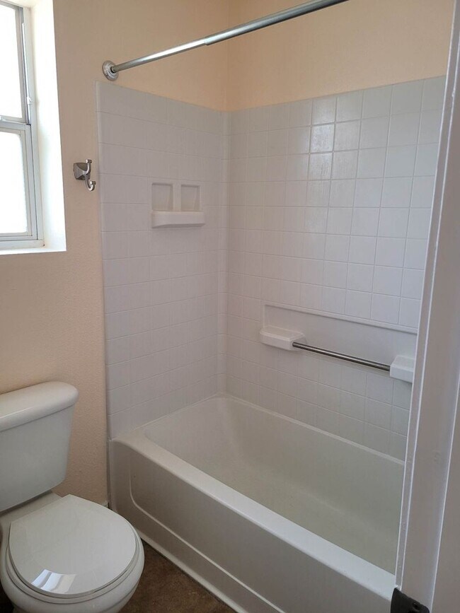 Building Photo - 3441 Martin Meadows Dr NE