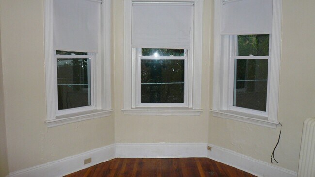 Building Photo - Packards Corner 3 bed split Heat Hw Inc NO FEE Students ok