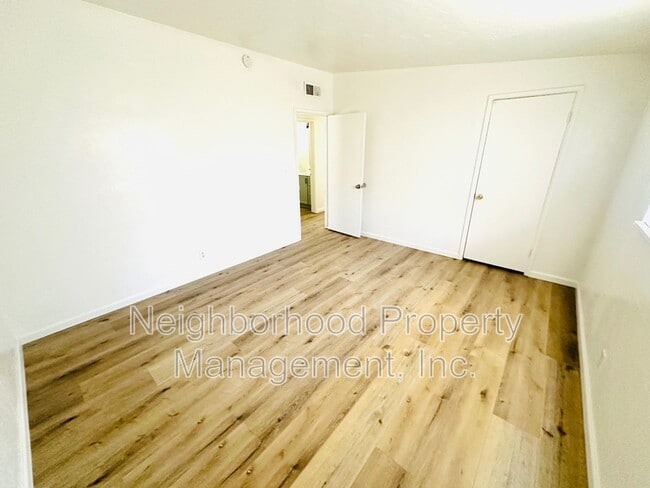 Building Photo - 1126 W Birch Ave