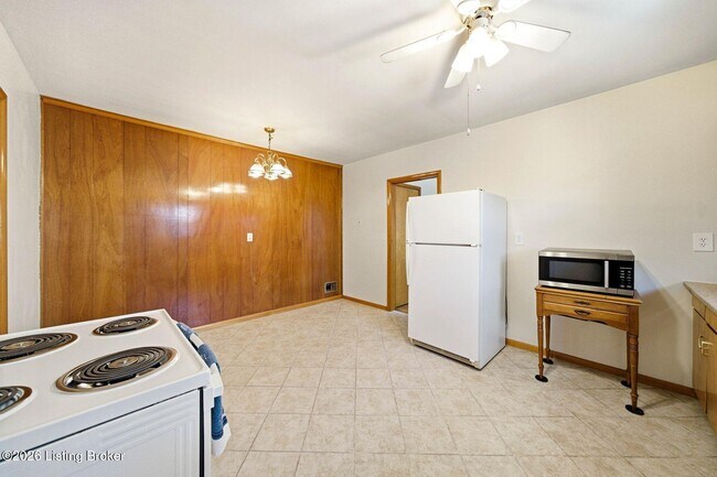 Building Photo - 119 McArthur Dr