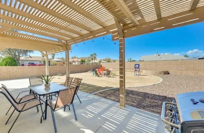 Building Photo - AVAILABLE NOW $200 off First Month Rent