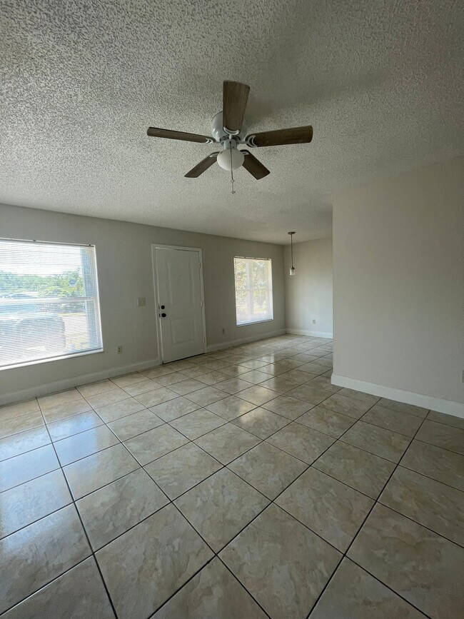 Building Photo - 3519 Benito Juarez Cir