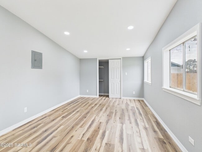 Building Photo - 300 Gauthier Rd