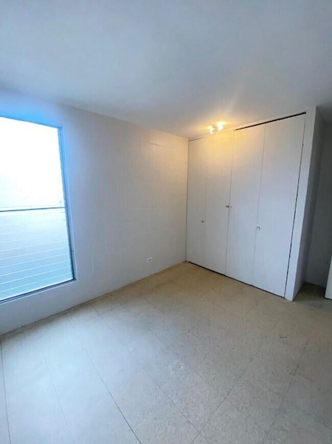 Building Photo - 3 Bedroom / 1 Bath at the Su Casa