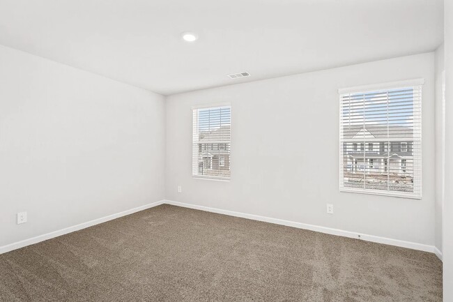 Building Photo - 1024 Keyes Pl