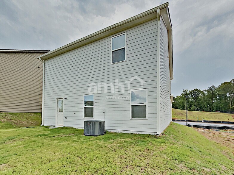 Building Photo - 4875 Bridle Path