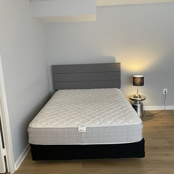 Queen Size Bed With Board - 522 21st St NW