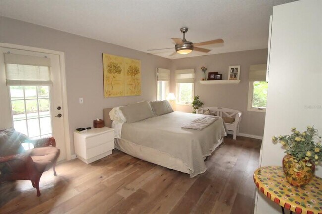 Building Photo - 4532 Ascot Cir N