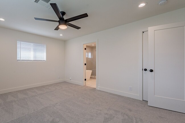 Building Photo - Stunning Clean Updated Home in Tempe!