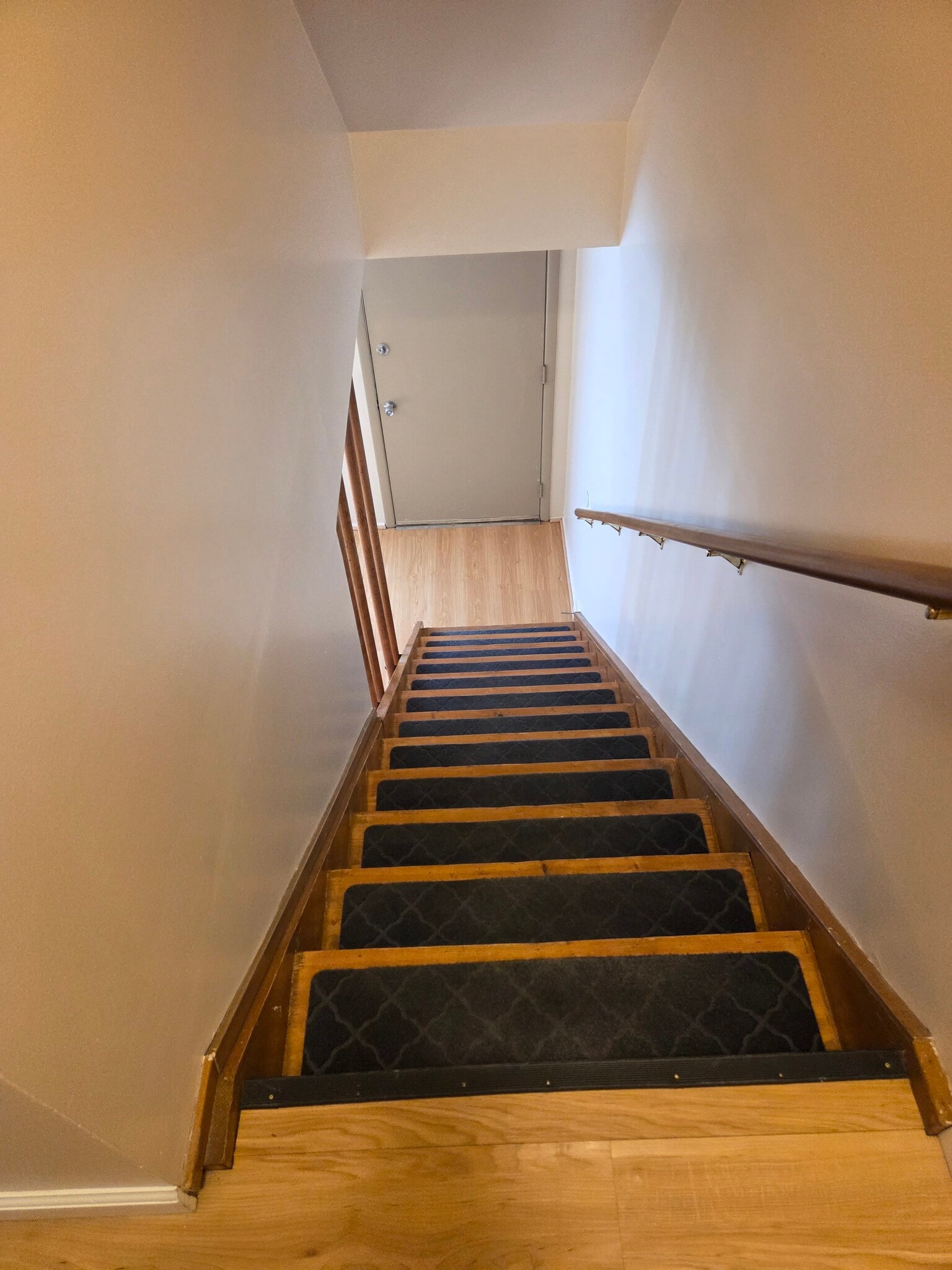 Wood steps to the 2nd floor - 496 Mercer Rd