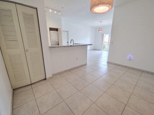 Building Photo - 7240 NW 114th Ave
