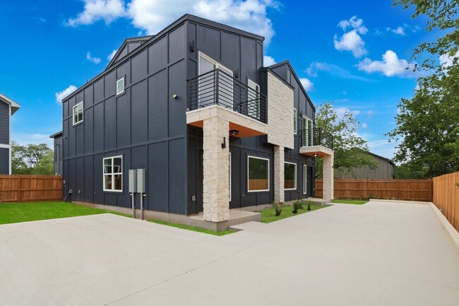 Building Photo - New Build Ready for Move In!