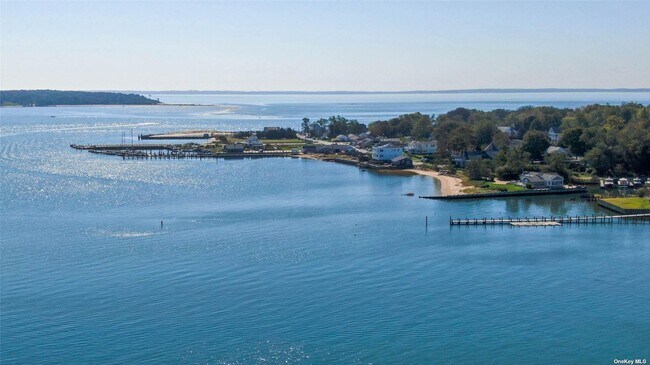 Building Photo - 189 Old Harbor Rd