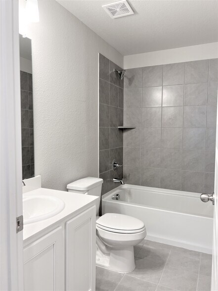 Building Photo - 5945 Hopkins Dr