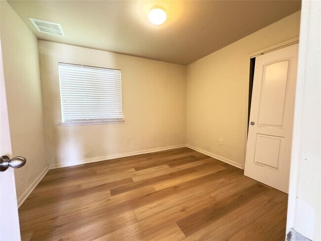 Building Photo - 12418 Walter Vaughn Dr