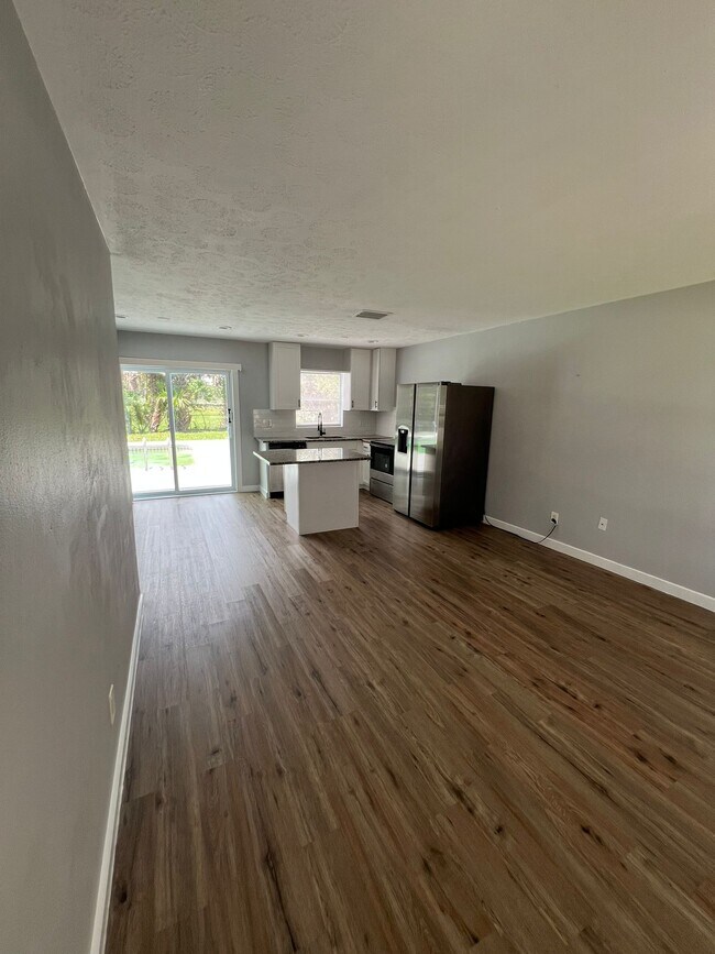 Building Photo - 1221 Cypress Ln