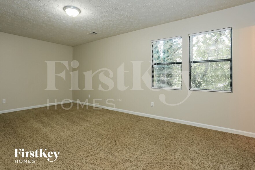 Building Photo - 3871 McGill Ln