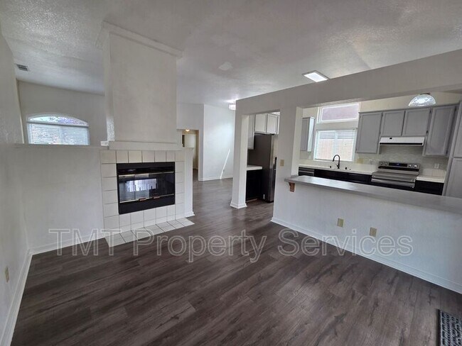 Building Photo - 2234 Wall St