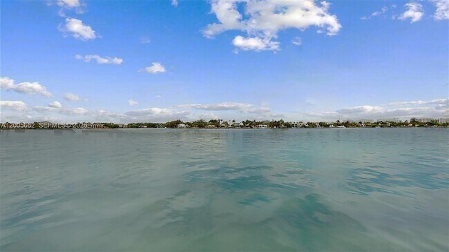 Building Photo - 1131 Stillwater Dr