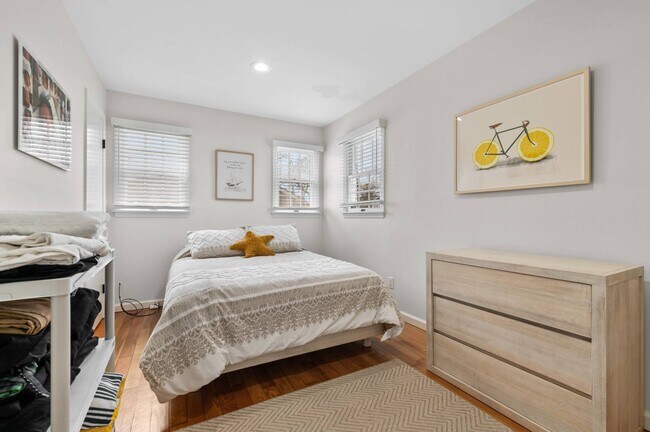 Building Photo - 7 Whiting Rd