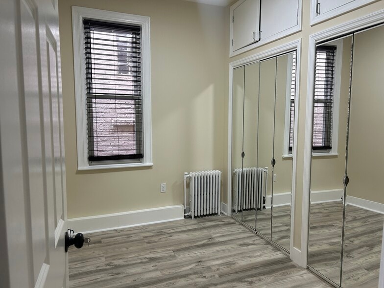 Building Photo - 536 44th St