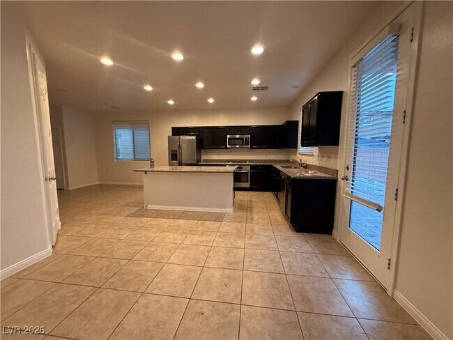 Building Photo - 123 Volans Ave