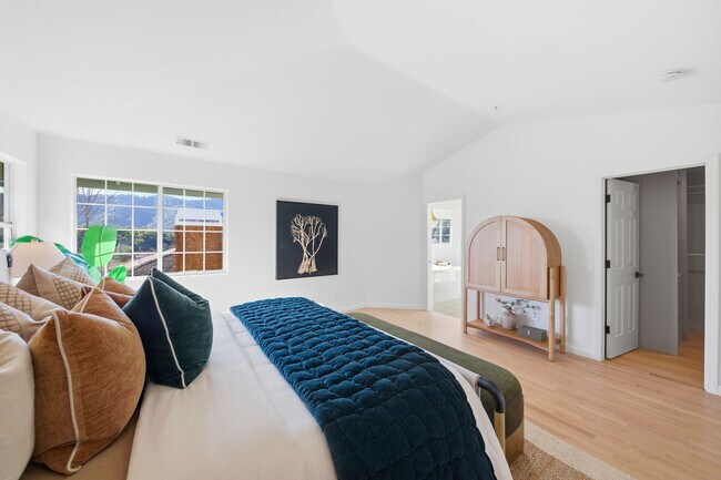 Building Photo - 15 Aaron Dr