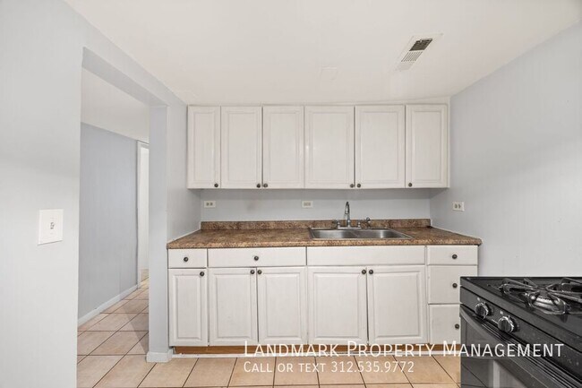 Building Photo - 4614 N Central Park Ave