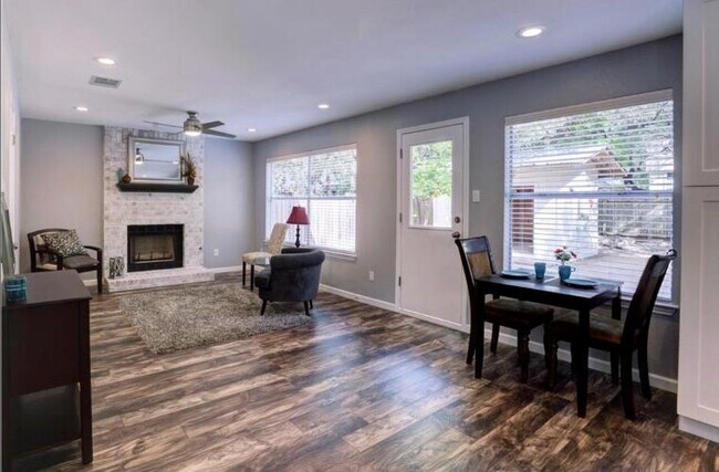 Building Photo - 1710 Palmetto Dr