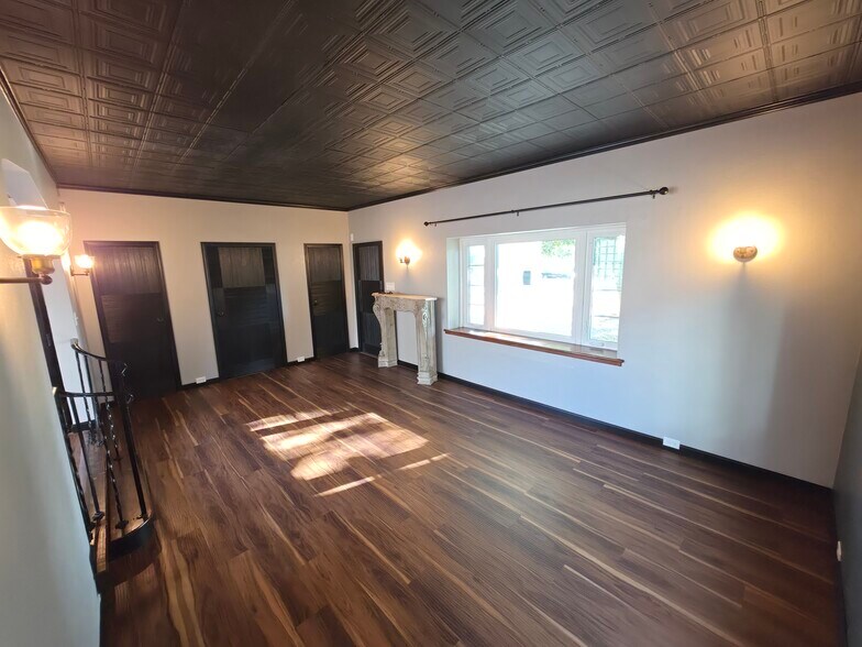 Building Photo - 606 Sunset Ave